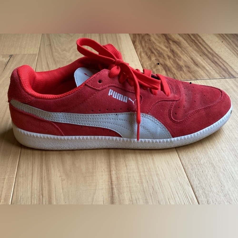 Red Suede Classic XXl Pumas Size 9.5 US